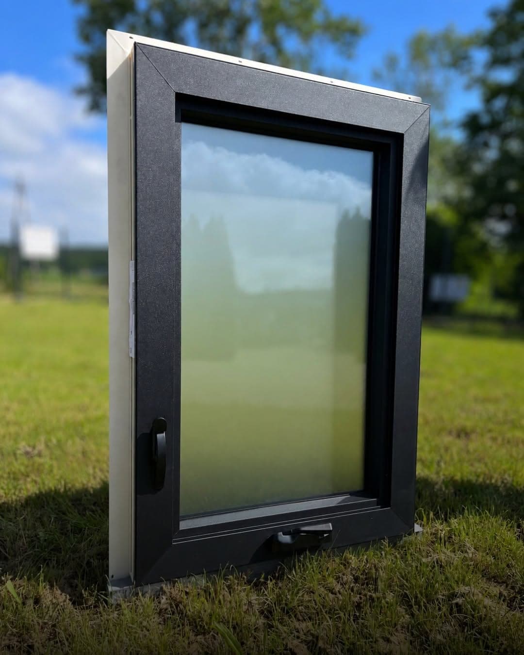 Aluplast Ideal Neo OUT - European outward-opening uPVC casement window with an integrated nailing fin